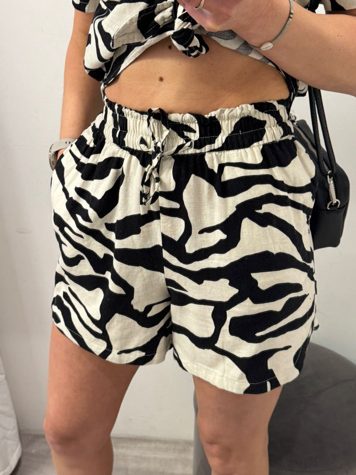 Linno Shorts - Graphic Animal