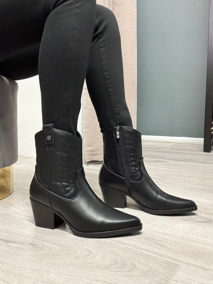 Xti Cowboy Boots
