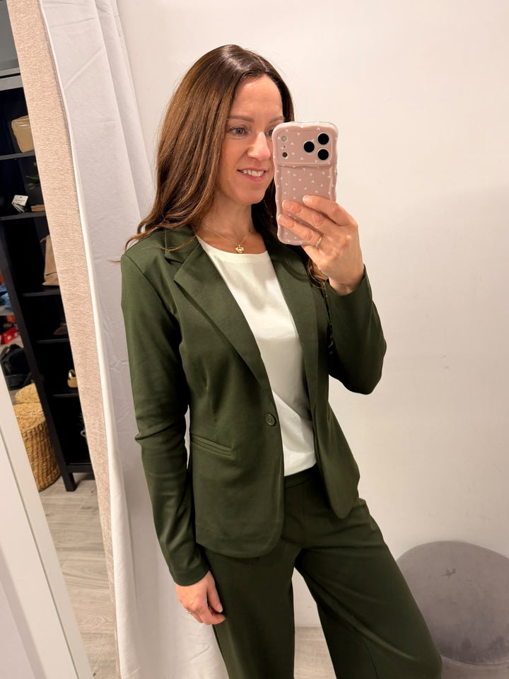 Kate Blazer - Rosin