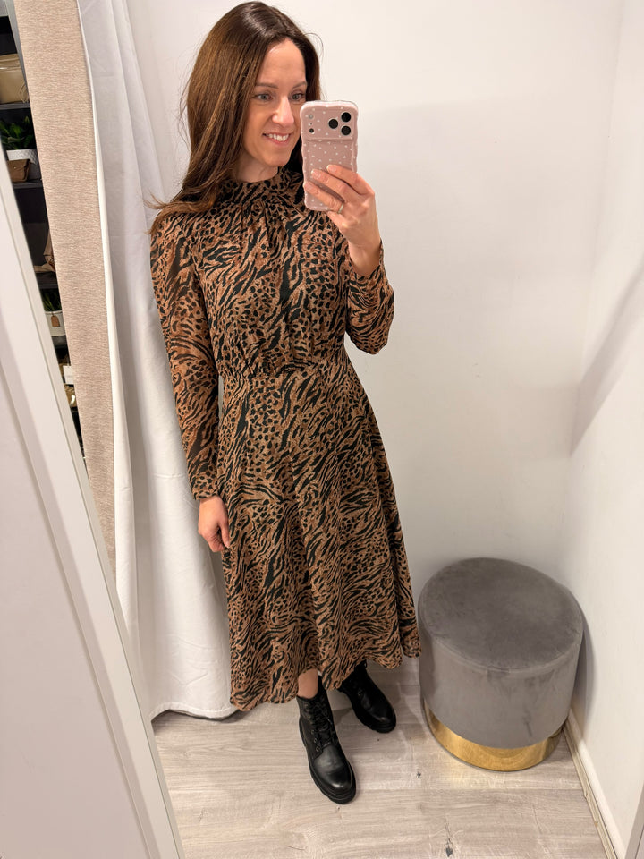 Neve Dress