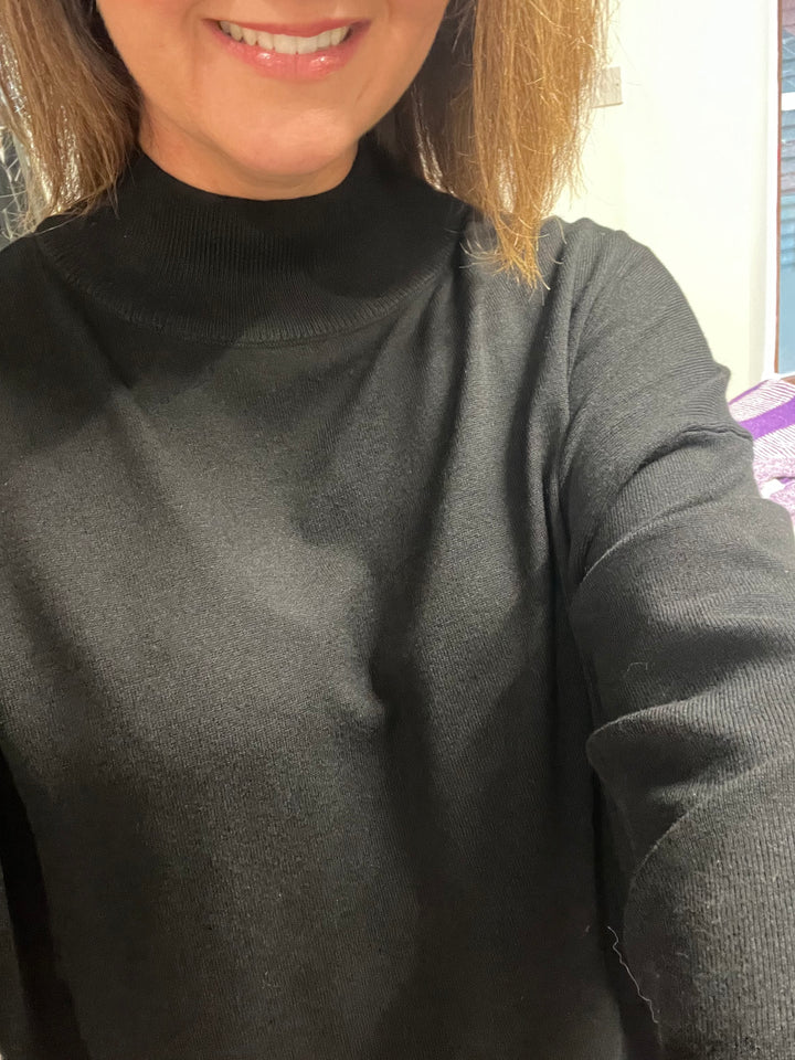 Morla Loose Turtle Neck - Black