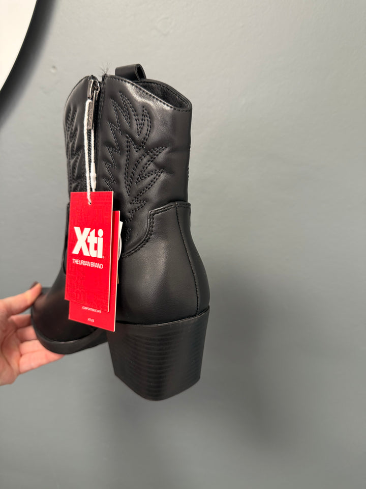 Xti Cowboy Boots