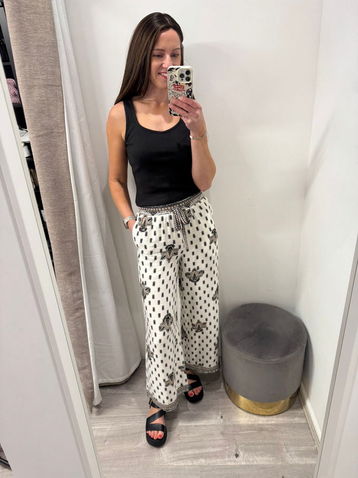 Ikaia Loose Pants