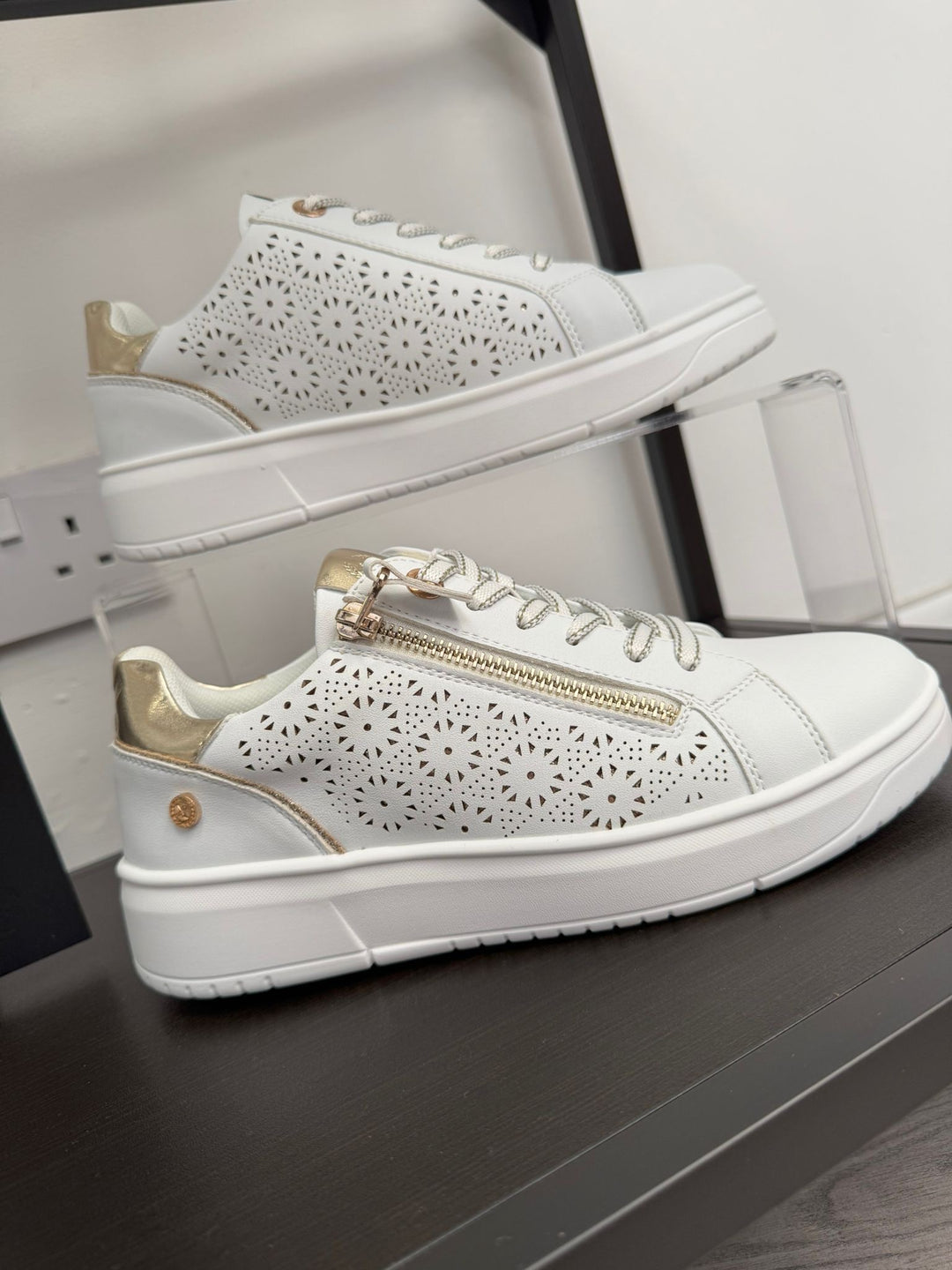 Xti Zip Detail Trainers