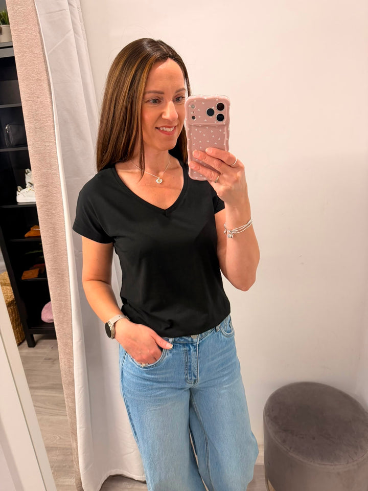Pamila V Neck T-shirt - Black