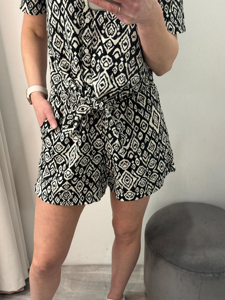 Linno Shorts - Last Size 10 & 12