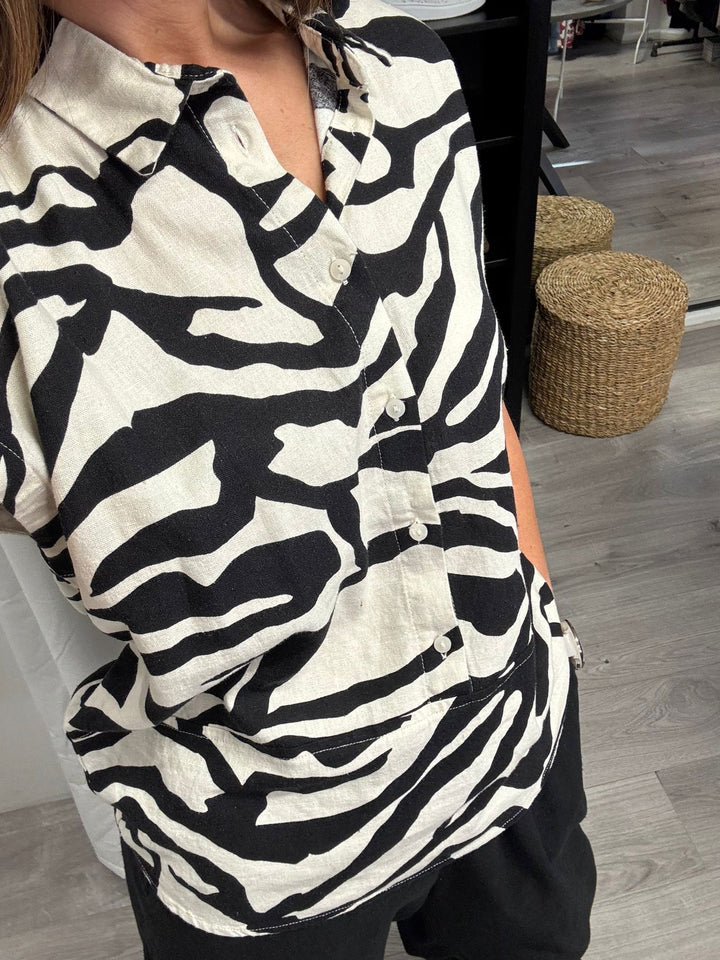 Linno Loose Shirt - Graphic Animal