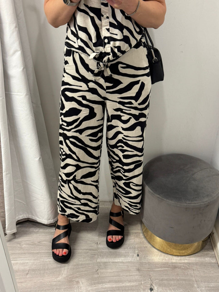 Linno Cropped Pants - Graphic Animal
