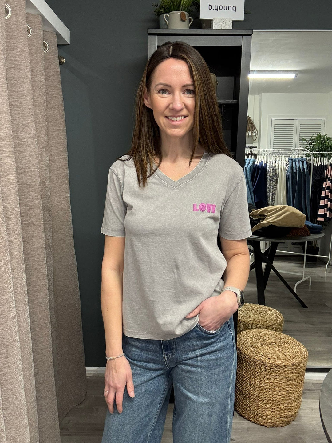 Solko V-neck T-shirt