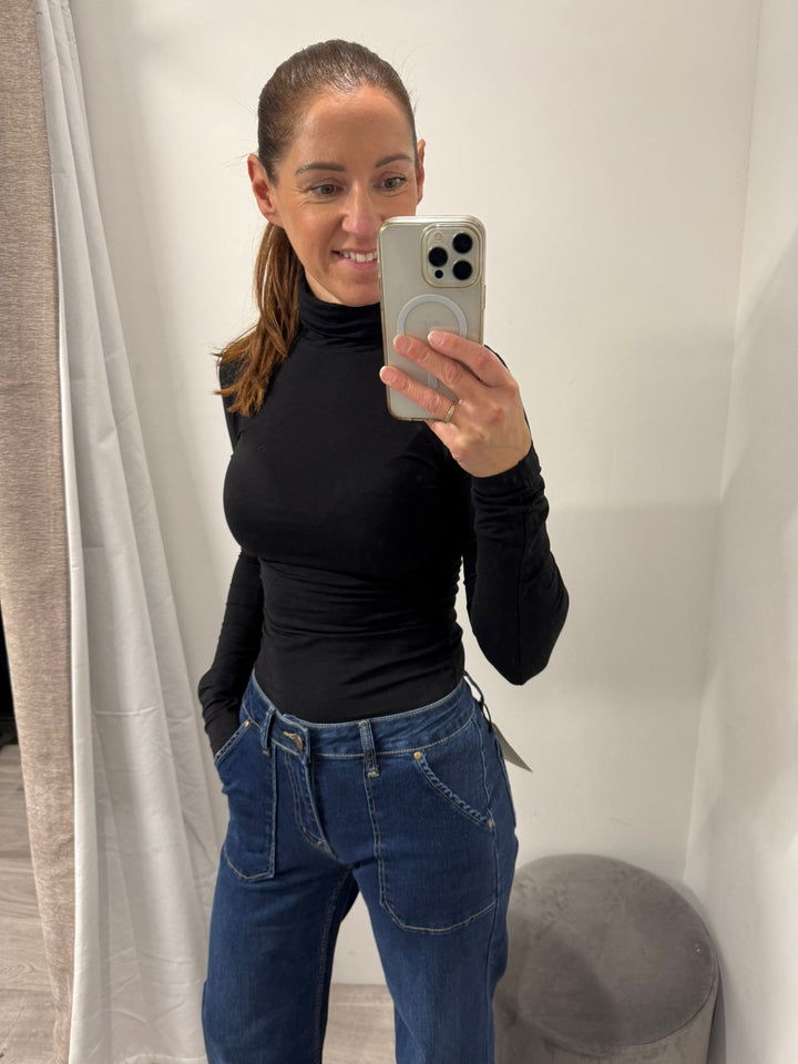 Pamila Roll Neck