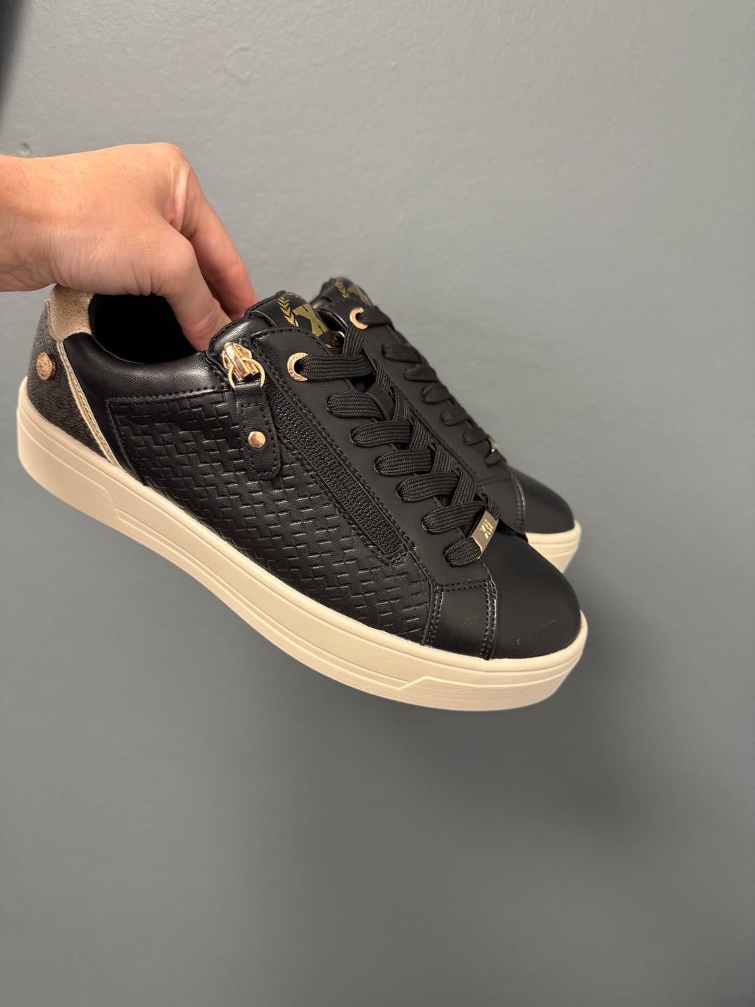 Xti Zip Detail Trainers - Black