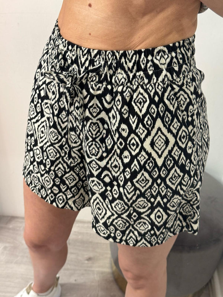 Linno Shorts - Last Size 10 & 12