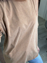 Load image into Gallery viewer, Nabino T-Shirt - Brown Patina

