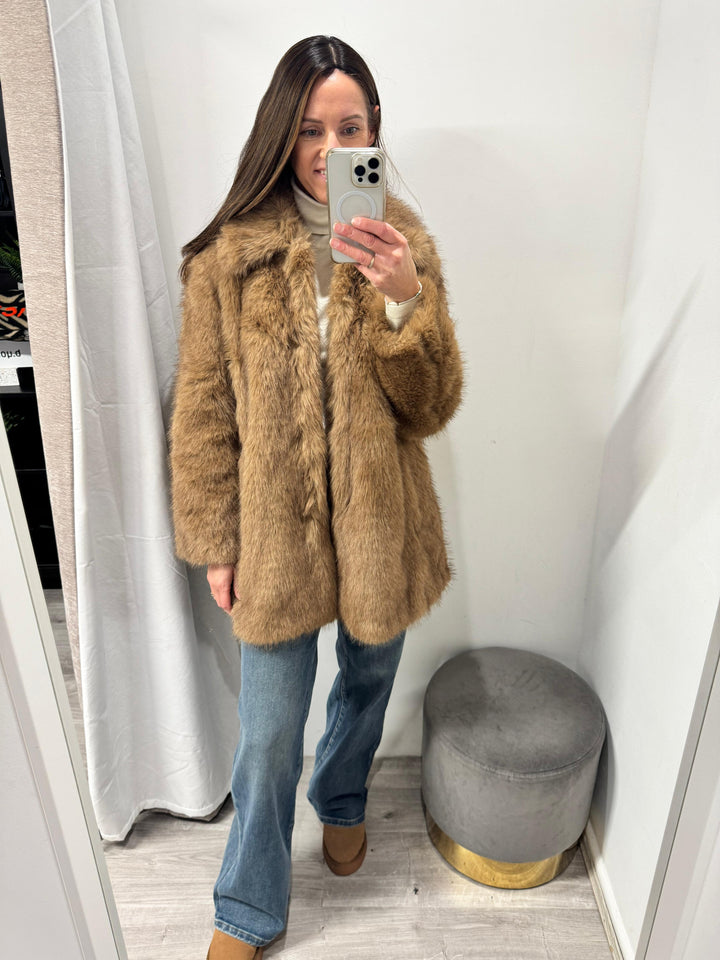 Akaja Coat
