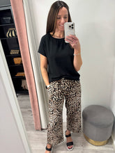 Load image into Gallery viewer, Joella Cropped Pants - Leopard
