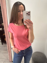Load image into Gallery viewer, Pamila T-shirt - Desert Rose
