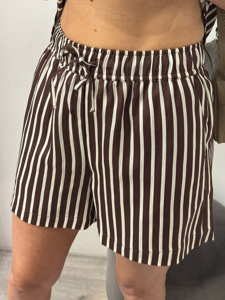 Evino Shorts