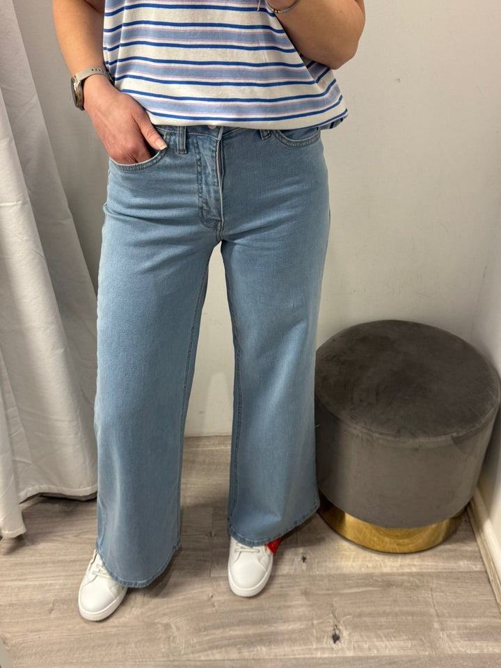 Twiggy Wide Leg Jeans - Bleached Light 30" Leg
