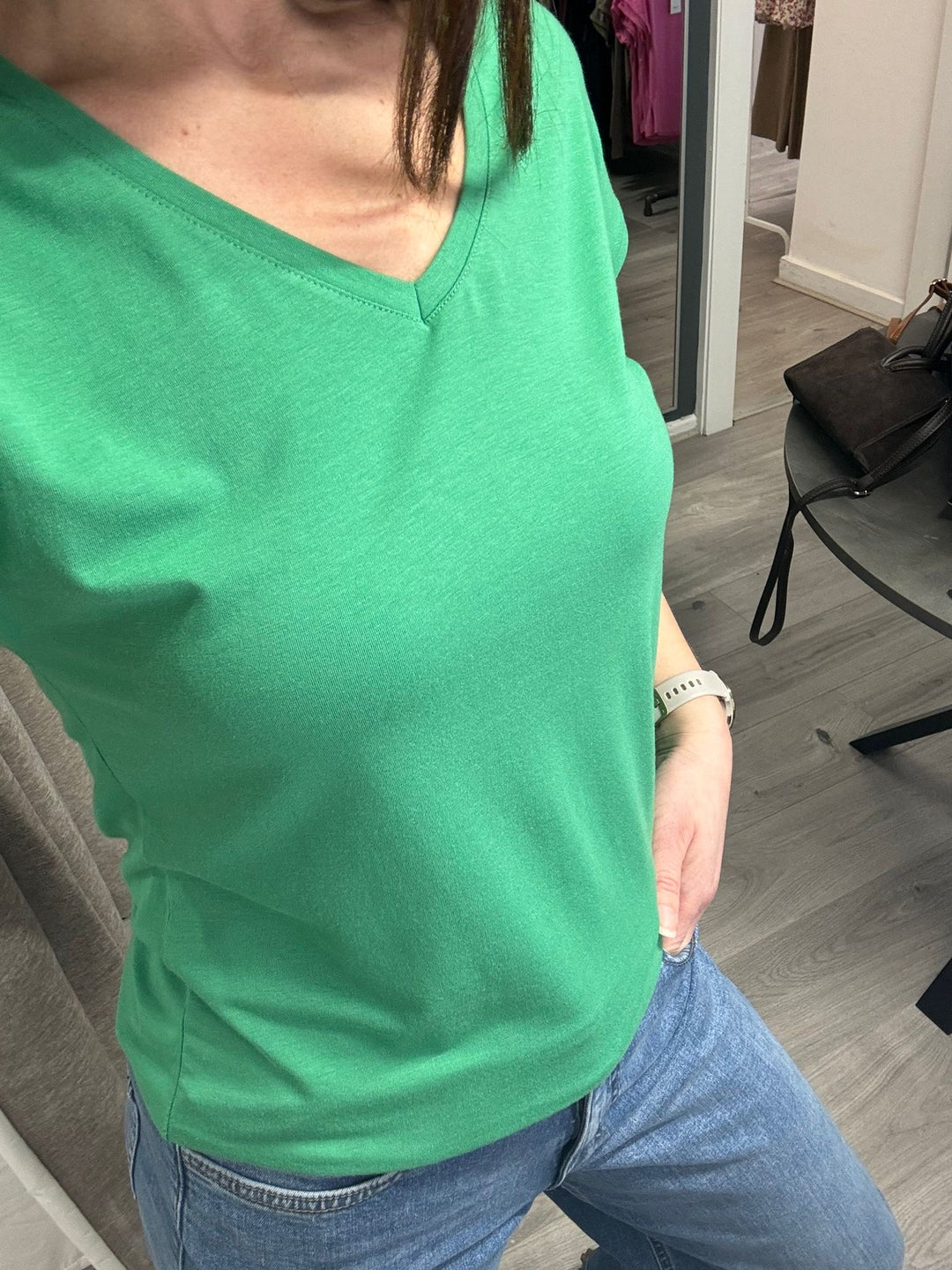 Pamila V Neck T-shirt - Leprechaun