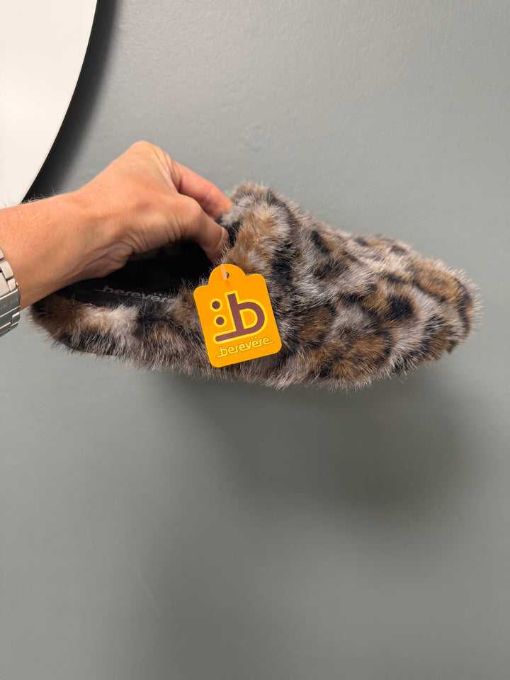 Berevere Slippers - Grey Leopard