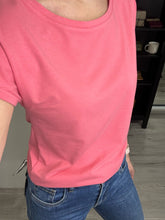 Load image into Gallery viewer, Pamila T-shirt - Desert Rose
