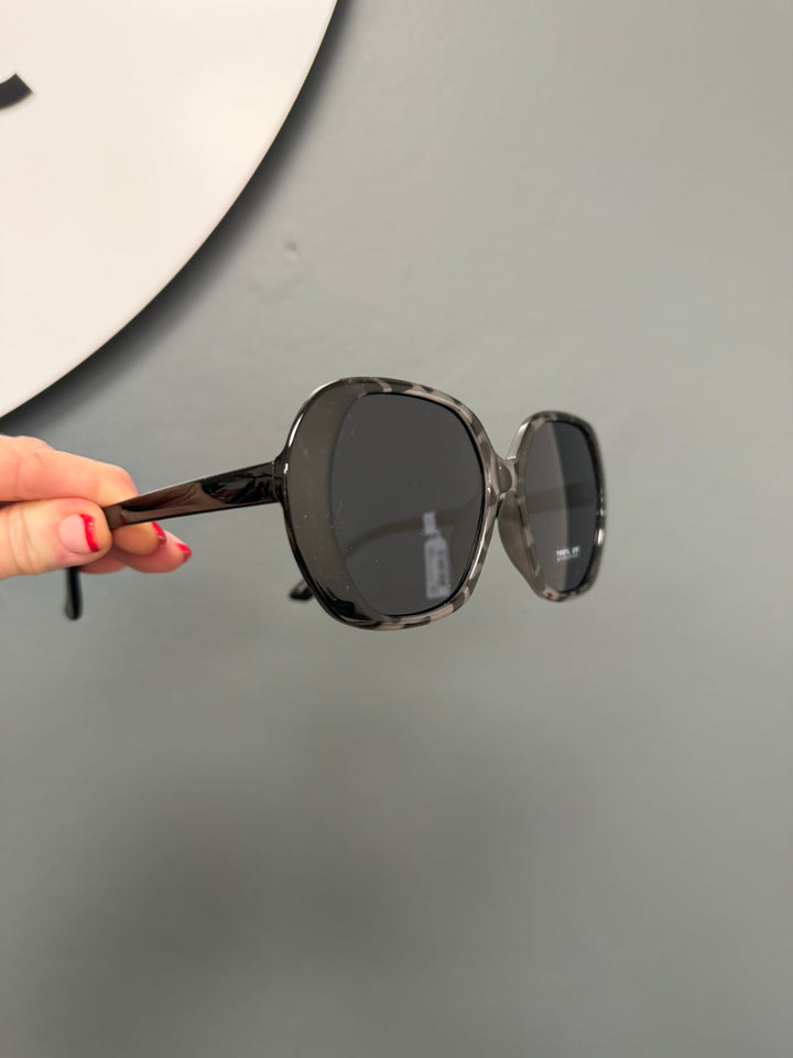 Sofia Sunglasses - Black Leopard
