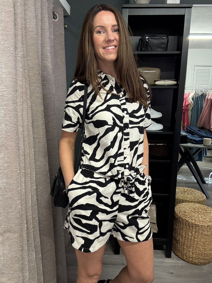 Linno Shorts - Graphic Animal
