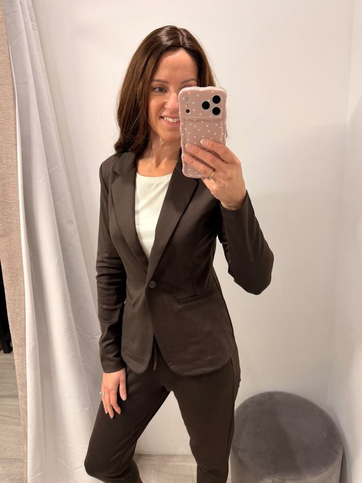 Kate Blazer - Chocolate