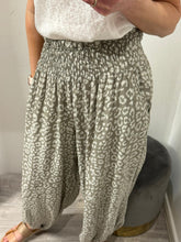 Load image into Gallery viewer, Jasmine Harem Leopard Pants - Taupe
