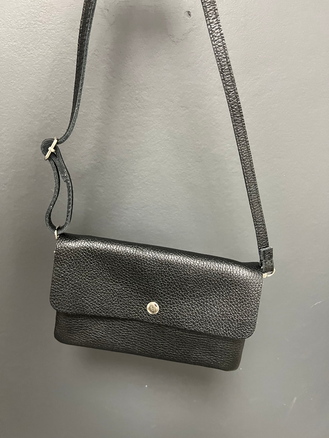 Luna Leather Crossbody Bag - Black
