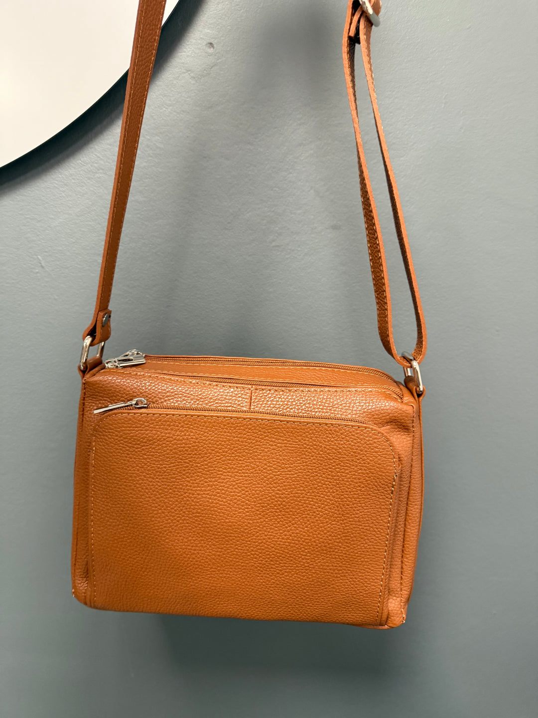 Anya Leather Bag - Tan