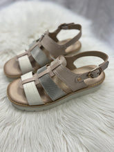 Load image into Gallery viewer, Carmela Beige Platform Sandals
