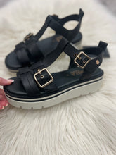 Load image into Gallery viewer, Carmela Black Platform Sandals
