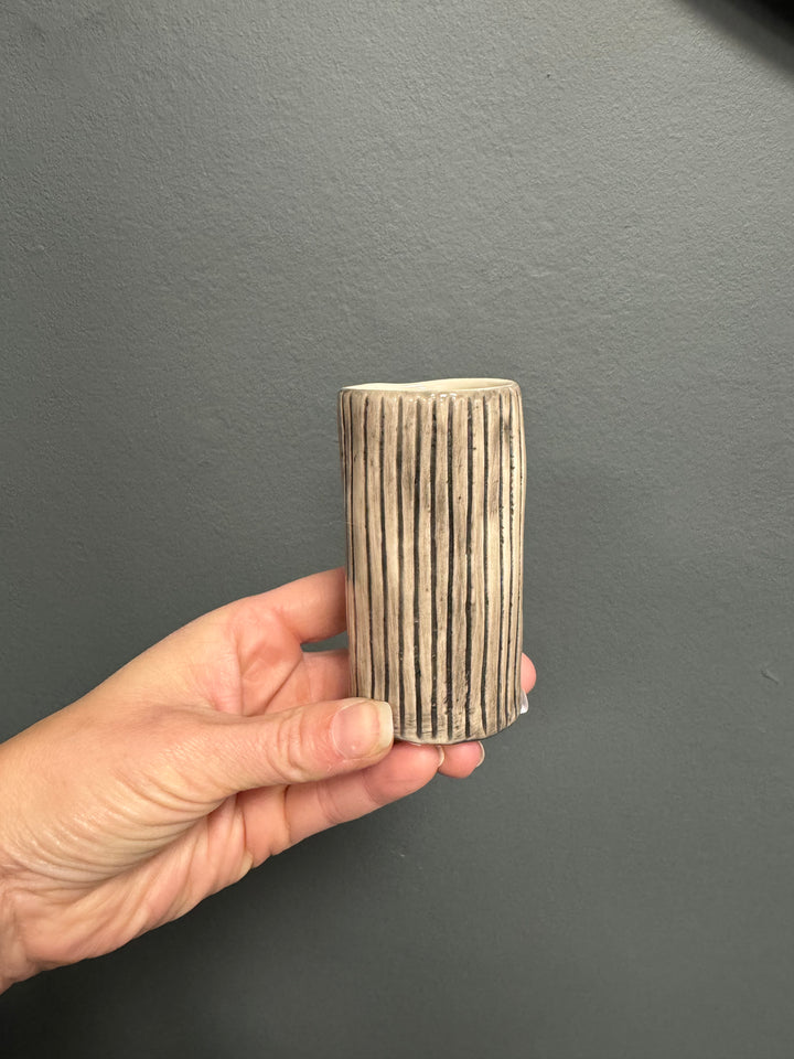 Rustic Flowerpot - Black Stripe