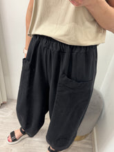 Load image into Gallery viewer, Pocket Barrel Leg Joggers - Black
