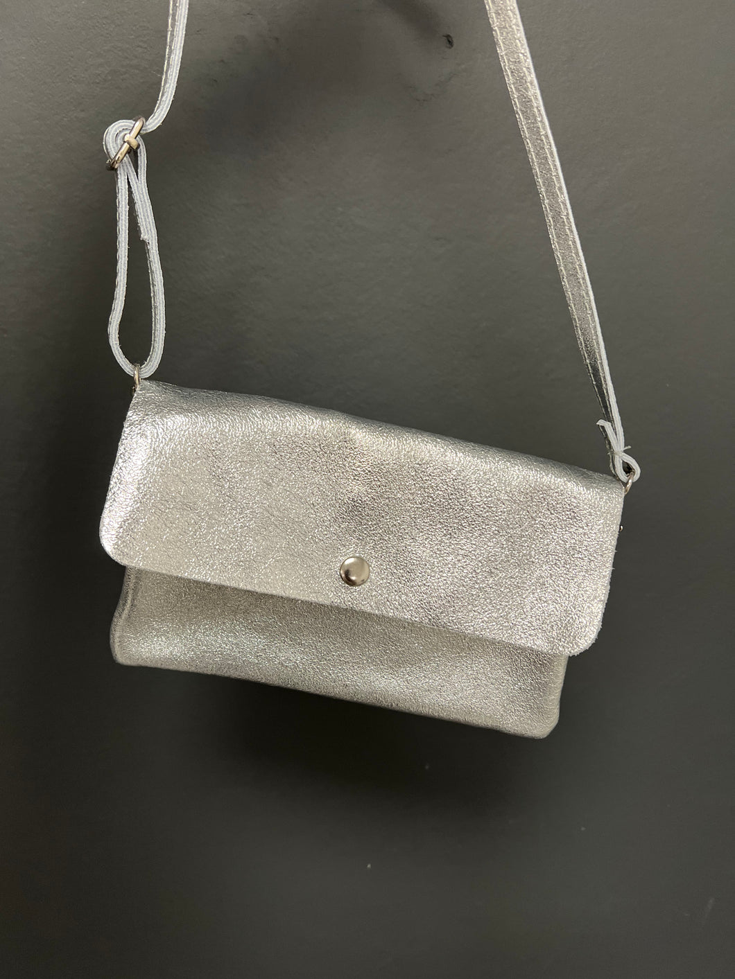 Luna Metallic Crossbody Bag - Silver