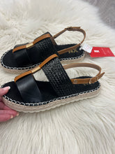 Load image into Gallery viewer, Xti Sandals - Black
