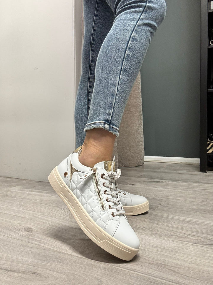 Xti Zip Detail Trainers - White