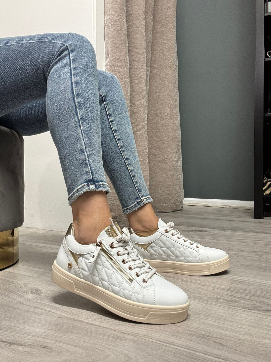 Xti Zip Detail Trainers - White